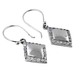 ต่างหูคริสตัลทรงข้าวหลามตัดสำหรับผู้หญิงประดับด้วยคิวบิกเซอร์โคเนีย - Product Image 1