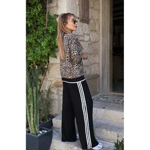 Ensemble deux pièces pour femme, chemisier à manches longues à col rond imprimé léopard et pantalon en viscose à deux fils, 37565 - Léopard - Product Image 3