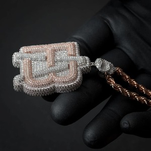 Colgantes y Dijes Finos Personalizados en Oro Rosa de 14k y 18k con Diseño de Diamantes VVS, Certificado IGI, Estilo Hip Hop para Hombre - Product Image 4