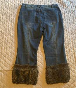 Denim Jeans avec fourrure pour femmes nouveau design nouveau style 2024 fabricant de vêtements personnalisés et Design - Product Image 4