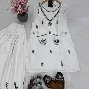 Conjunto de Top y Falda Elegante para Mujer, con Dupatta, para Fiestas, Salwar Kameez, Bordado Natural Pesado en Crepé - Product Image 1