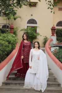 ชุดดีไซน์เนอร์เอเวอร์กรีนกางเกงผ้าจอร์เจียเทียมและ dupatta พร้อมเลื่อมและด้ายปักทำงานผู้ผลิตจากอินเดีย - Product Image 6