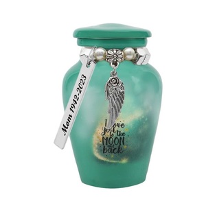 Je t'aime jusqu'à la lune et retour Mini urne Charmes d'amour Option Urnes funéraires en aluminium pour les cendres humaines - Product Image 1