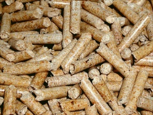 Granulés de bois Euro 15kg en sacs, combustible biomasse pour système de chauffage, durables, 6mm, pin, chêne, bois dur, teneur en cendres 0,6%, calories 4800J - Product Image 3