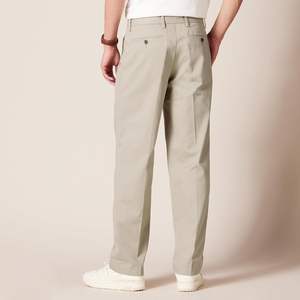 Pantalon chino à plis de coupe classique pour hommes, conçu pour résister aux plis, maintenant offert en tailles Big Tall fabriquées à partir d'un mélange luxueux - Product Image 3