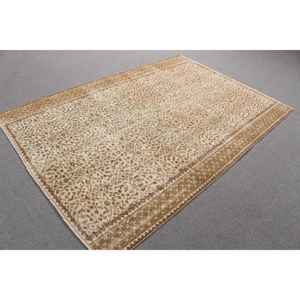 Alfombra Vintage, Alfombra Turca Grande de 5.3x7.9 pies, Alfombra a Cuadros Marrón y Blanca - Product Image 4