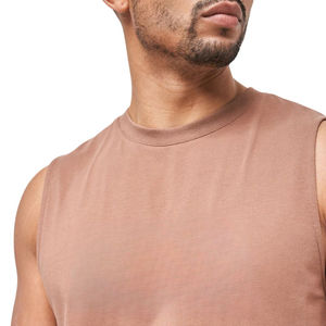 Camiseta sin mangas marrón de corte relajado para hombre, cómoda Camiseta de algodón sin mangas para gimnasio con diseño de logotipo frontal para deporte y estilo diario - Product Image 4
