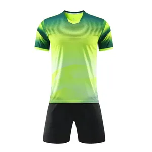 Conjunto de uniforme de fútbol de secado rápido para hombre de alta calidad, camisetas de manga corta de talla juvenil, pantalones cortos, Top verde con estampado de logotipo personalizable - Product Image 4