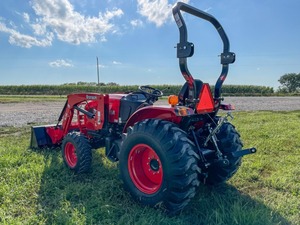 รถแทรกเตอร์ TYM 3515R ขับเคลื่อน 4 ล้อ รถแทรกเตอร์สำหรับงานเกษตรขนาดเล็ก พร้อมที่ตักด้านหน้า - Product Image 1