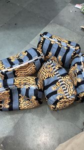 ชุดกระเป๋าผ้าฝ้ายลายควิลท์มีซิปกระเป๋าจัดระเบียบเครื่องสำอาง3ขนาด - Product Image 2