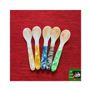 Cuchara de concha marina hecha a mano de primera calidad de Conch Mother of Pearl diseñada para servir caviar en entornos de comedor de lujo - Product Image 6