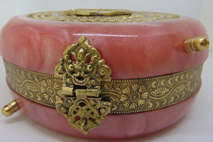 Hot product <b>pink</b> Resin Acrylic Round Box Clutch & <b>Purse</b> Handmade <b>Pink</b> Vintage Clutch Bag - Product Image 4