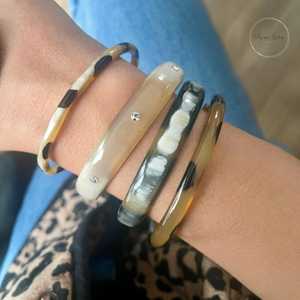 High Demand Eco-Friendly Buffalo Horn Fabric Women's New Arrival Cutout Design Natural Fashion Wedding Bracelet Natural Colors - Product Image 3
