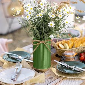 Vases à fleurs vintage en fer forgé tendance et très demandés, avec poignées et finition galvanisée, pour décorations de Pâques - Product Image 2