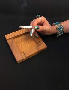 Cendrier en bois naturel fabriqué à partir de matériau écologique offrant une finition lisse et un aspect décoratif élégant - Product Image 3