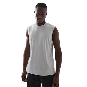 Camiseta Deportiva de Verano 2024 Personalizada, Transpirable, de Alta Calidad, Cuello Redondo, Lisa, al por Mayor, Diseño de Secado Rápido, 100% Poliéster, para Hombre - Product Image 2