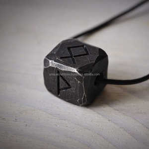 Colgante de collar de martillo de Thor unisex, amuleto de diamante de estilo vikingo medieval de acero forjado a mano por UCI - Product Image 4