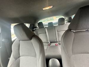 IMPRESIONANTE Toyota C-HR XLE 2018 CON TRANSMISIÓN AUTOMÁTICA, TRACCIÓN EN LAS 4 RUEDAS Y MOTOR DE 4 CILINDROS - Product Image 3