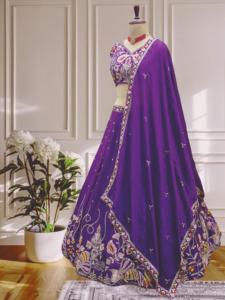 Ropa india y pakistaní Lehenga Choli con hilo de bordar Trabajo y secuencia Compromiso DE TRABAJO Lehenga Choli - Product Image 5