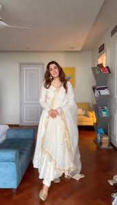 เสื้อคลุมอานาร์กาลี พร้อมผ้าคลุมไหล่ยาวถึงพื้น ลายดอกไม้หวานๆ เอวธรรมชาติ ผ้าจอร์เจตหนัก ปักลายด้วยด้ายหลายเส้น ดีไซน์วินเทจ - Product Image 2