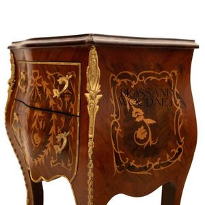 Mesita de Noche Clásica de Madera con Marquetería Floral, Frente Curvo, Detalles Dorados, Mueble de Lujo Hecho a Mano - Product Image 5