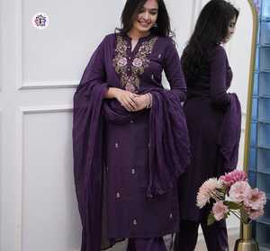 Erstaunlich ste schöne Kollektion mit coolen Preisen von Reyon-Slub-Stoff, vollständig genähte Top-Bottom & Nazmin Dupatta - Product Image 3