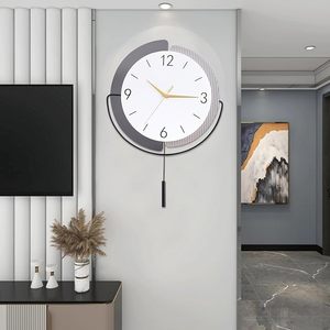 Horloge murale silencieuse moderne en métal suspendu, alimentée par piles, pour la décoration du salon, de la cuisine et de la chambre à coucher - Product Image 4