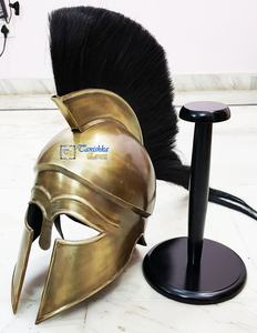 Casco antiguo de latón de alta calidad con penacho negro y soporte negro Casco decorativo medieval con precio al por mayor - Product Image 3