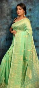 Sari Exclusivo Tejido a Mano con Telar Khadi, Teñido Liso, Ecológico, de Secado Rápido y Ligero para Vestidos, Prendas y Accesorios - Product Image 3