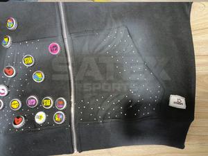 Sudadera con Capucha Extra Grande Unisex Personalizada de Invierno con Cierre, Estilo Desgastado, Parches, Bordado de Tapa de Botella, Pedrería, 100% Algodón Digital - Product Image 5