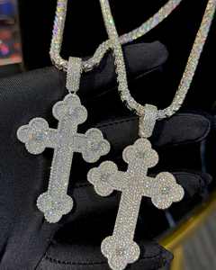 Colgante de Cruz de goteo de moissanita chapado en oro amarillo de 14 quilates personalizado de alta calidad elegante nuevo Hip Hop 925 Plata - Product Image 2