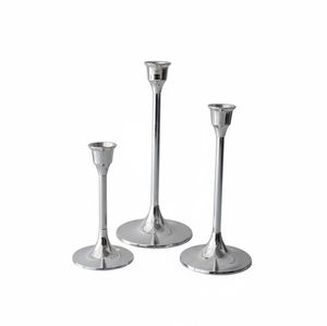 Porte-bougie élégant en aluminium fait à la main avec un design unique de tige torsadée, finition cuivre, pour mariage et décoration intérieure - Product Image 6