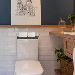 Plateau de bain en métal de luxe avec design réglable Décor de salle de bain élégant pour la relaxation pour tenir des bougies en tissu et des essentiels - Product Image 3