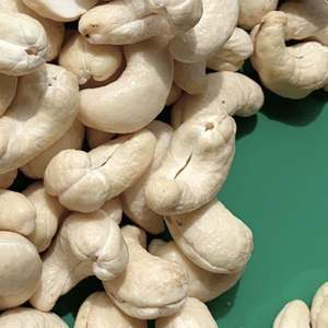 เม็ดมะม่วงหิมพานต์เม็ดมะม่วงหิมพานต์จากเวียดนามผู้ผลิตที่เชื่อถือได้ถั่วเม็ดมะม่วงหิมพานต์สำหรับการค้า Ww240 Ww320เม็ดมะม่วงหิมพานต์จากเวียดนาม - Product Image 1