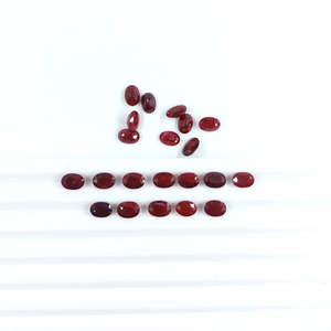 Rubis naturels africains non traités, ovales calibrés 5x7mm, pierres précieuses rouges en taille coussin et marquise pour accessoires de joaillerie - Product Image 3