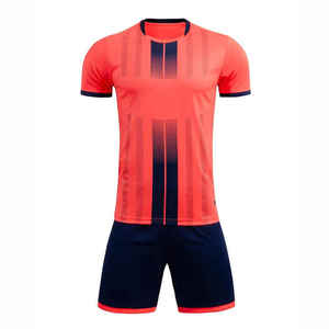 Ensemble d'uniformes de football en polyester respirant pour équipe de jeunes vêtements de football maillot de football avec logo personnalisé sublimé - Product Image 2