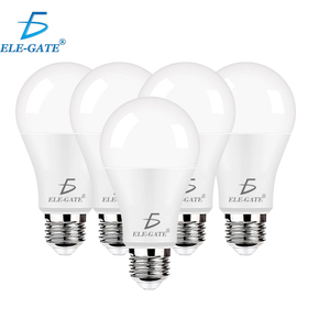 Confezione da 5 Lampadine LED da 9W, Luce Fredda 6500K, Corpo in Plastica, Attacco E27 e B22, Chip CTC e SMD, Interruttore con Sensore, Certificato per Uso Residenziale - Product Image 1