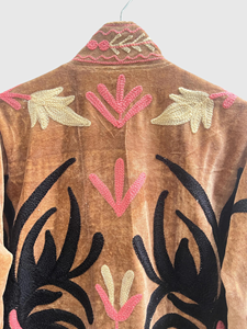 Veste en velours brodée, col mandarin, manches longues, motif floral, broderie à la main, vêtements d'automne, grande taille pour femmes - Product Image 5