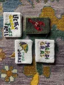 Haute qualité broderie HOOSIERS & INDIANA perlé jour du jeu petit sac portefeuille avec déclaration Style élégant et Design mignon pour fille - Product Image 5