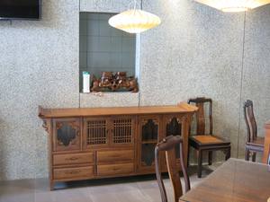 Armoire latérale d'entrée en teck à tête incurvée de style japonais traditionnel et délicat avec 6,3 pieds pour le salon, l'entrée - Product Image 2