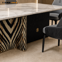 Ensemble de table à manger ronde moderne de luxe avec plateau en marbre, 8 places, base à motif zèbre avec chaises rembourrées pour hôtel, restaurant