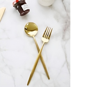 Couverts élégants en métal pour la décoration de la maison Couverts Hotelware Cuillère et fourchette pour les mariages, les fêtes et les restaurants - Product Image 5