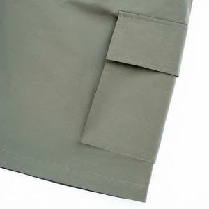 กางเกงขาสั้นลมผู้ชายที่มีการออกแบบกระเป๋ากล่องวัสดุผ้าลม - Product Image 2