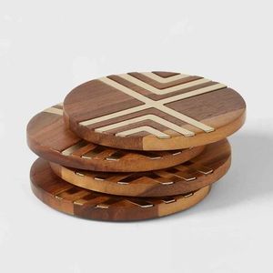 Ensemble de sous-verre en bois d'acacia durable avec finition naturelle protège les surfaces de vos meubles contre les dommages causés par l'eau ou la chaleur - Product Image 2