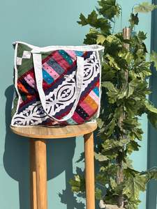 Sac fourre-tout en coton matelassé fait à la main sac à provisions imprimé patchwork pour femmes sac de plage d'épicerie pour un usage quotidien et voyage cadeau parfait - Product Image 4