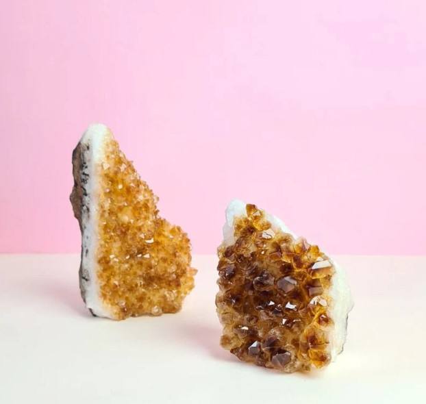 สีเหลือง