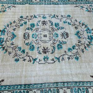 Alfombra Turca Vintage Grande de 5.7x9.7 pies, Alfombra de Lana Azul - Product Image 5