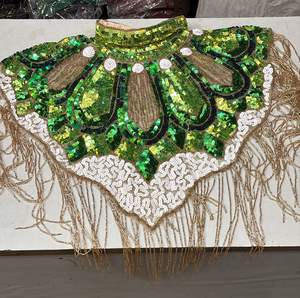 Magnifique cape burlesque élégante avec des brins de perles et des paillettes, tenue de fête festive, se ferme au cou pour les festivals et les fêtes - Product Image 1