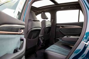 Tout Neuf, Kilométrage Zéro/Km, Prix Abordable, Bleu, 2024, Geeleey Monjaro 2.0L TD Turbo 4WD, Toit Ouvrant Panoramique, SUV Prêt à être Expédié - Product Image 4