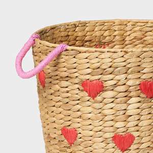 Panier de rangement pour jouets en jacinthe d'eau élégant, prix d'usine, vente en gros, pour la crèche, panier pour enfants personnalisé avec broderie en forme de cœur, fournisseur - Product Image 3